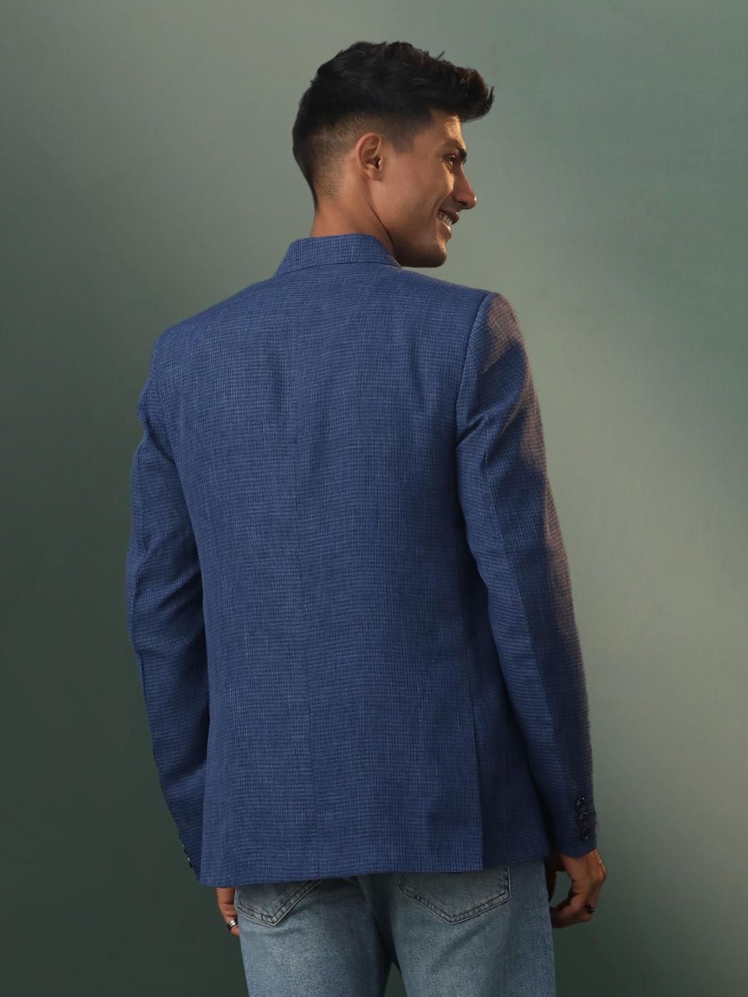 VASTRAMAY Men's Jute Silk Blazer I All Printed Checked Slim Fit Blazer I Everyday Casuals Festive Blazer for Men_VSHVMCT032BU_42 Blue - Image 5