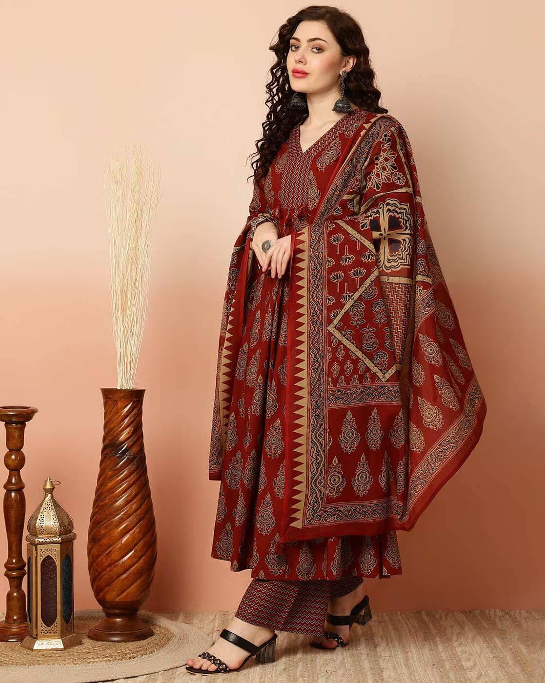 KLOSIA Women Printed Kurta and Pant Set with Dupatta (in, Alpha, XL, Red) - Image 6