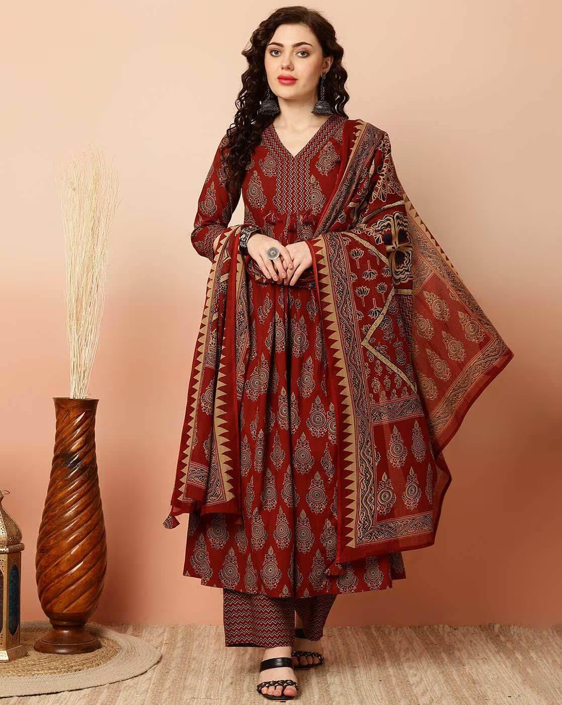 KLOSIA Women Printed Kurta and Pant Set with Dupatta (in, Alpha, XL, Red) - Image 3