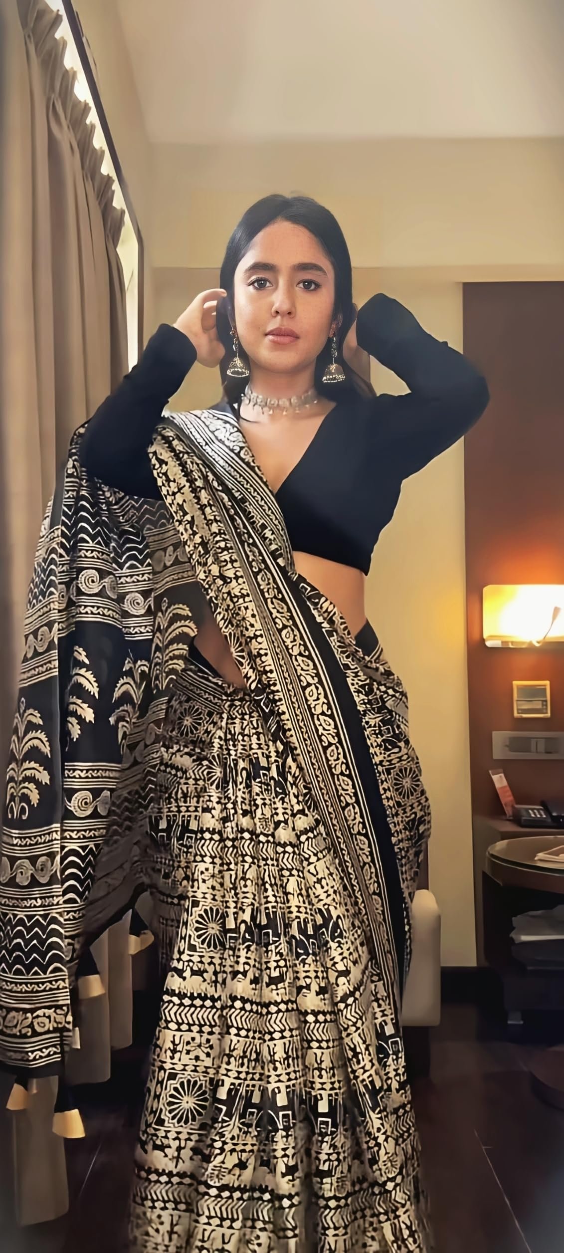 EthnicJunction Women's Art Silk Printed Kalamkari Saree With Blouse Piece (Black And Beige) - Image 4