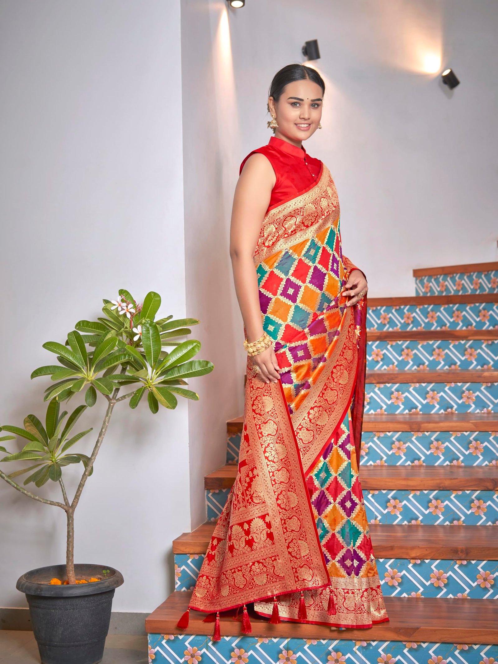 MANOHARI Women's Most Trendy Banarasi Woven Yellow with Multicolor Saree With Heavy Jacquard Work Saree With Blouse Piece - Image 5