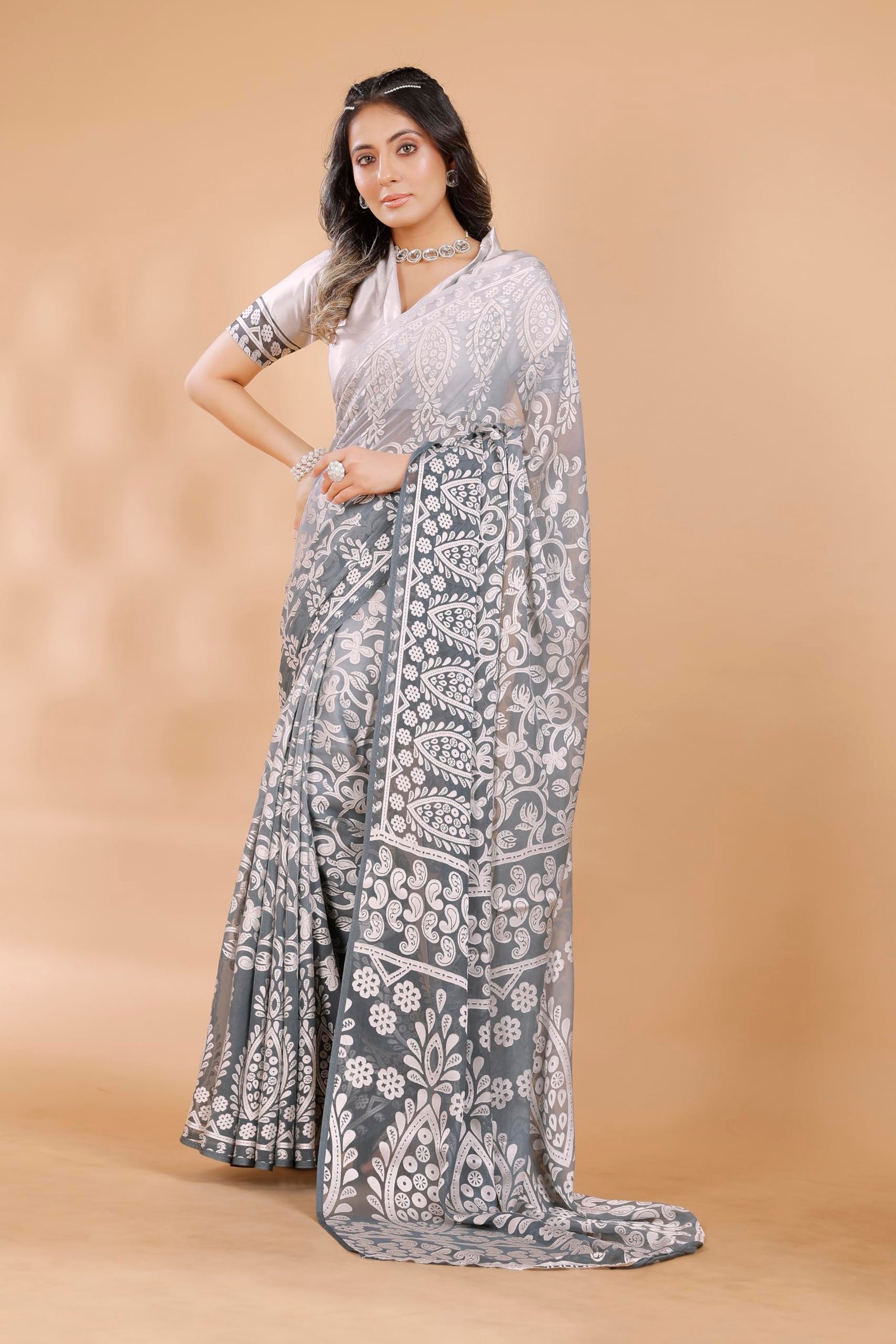 Garden Vareli Women Viscose Brasso Floral Print Saree With Unstitched Blouse Piece 73440 - Grey - Image 4
