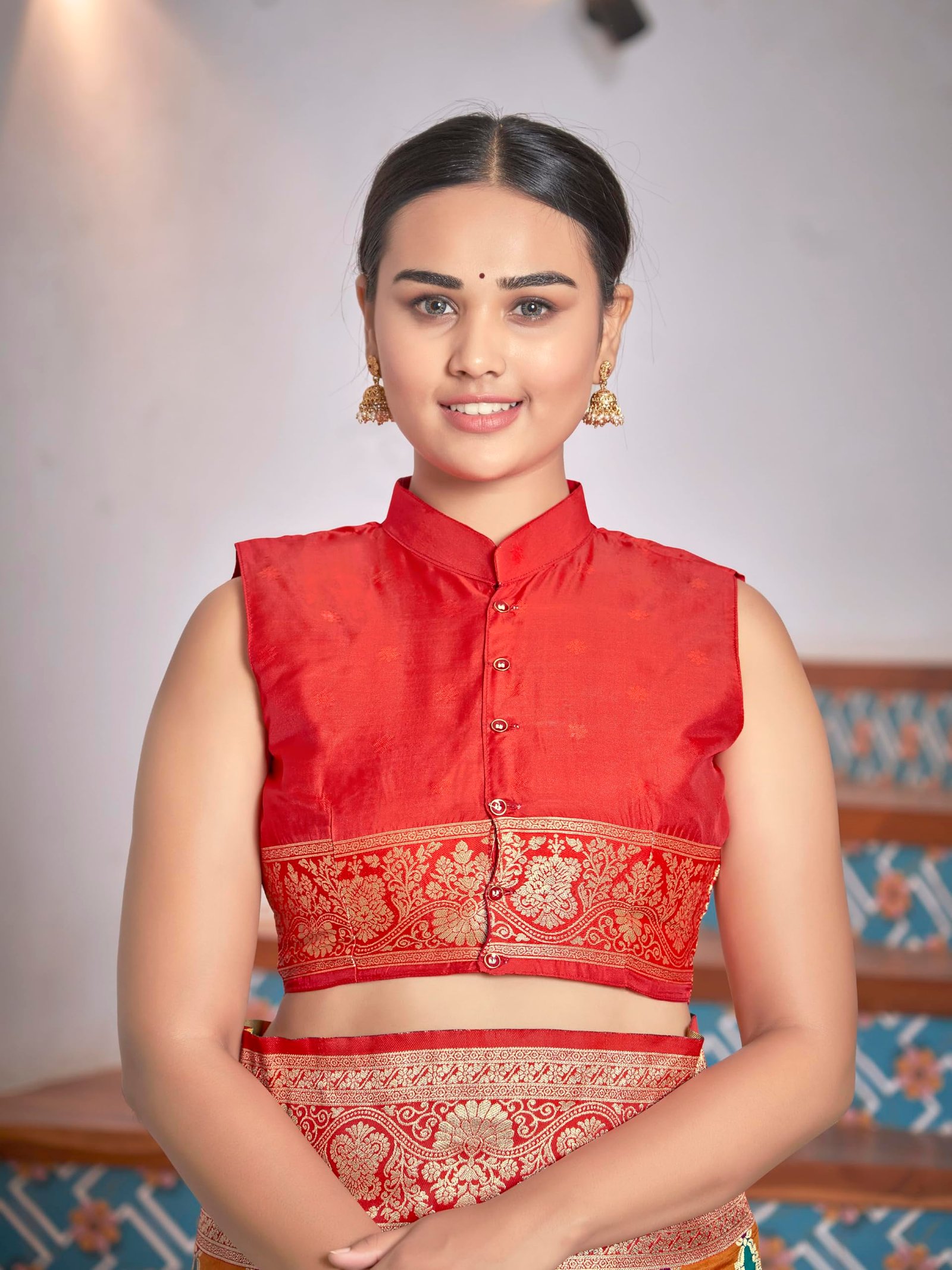 MANOHARI Women's Most Trendy Banarasi Woven Yellow with Multicolor Saree With Heavy Jacquard Work Saree With Blouse Piece - Image 3