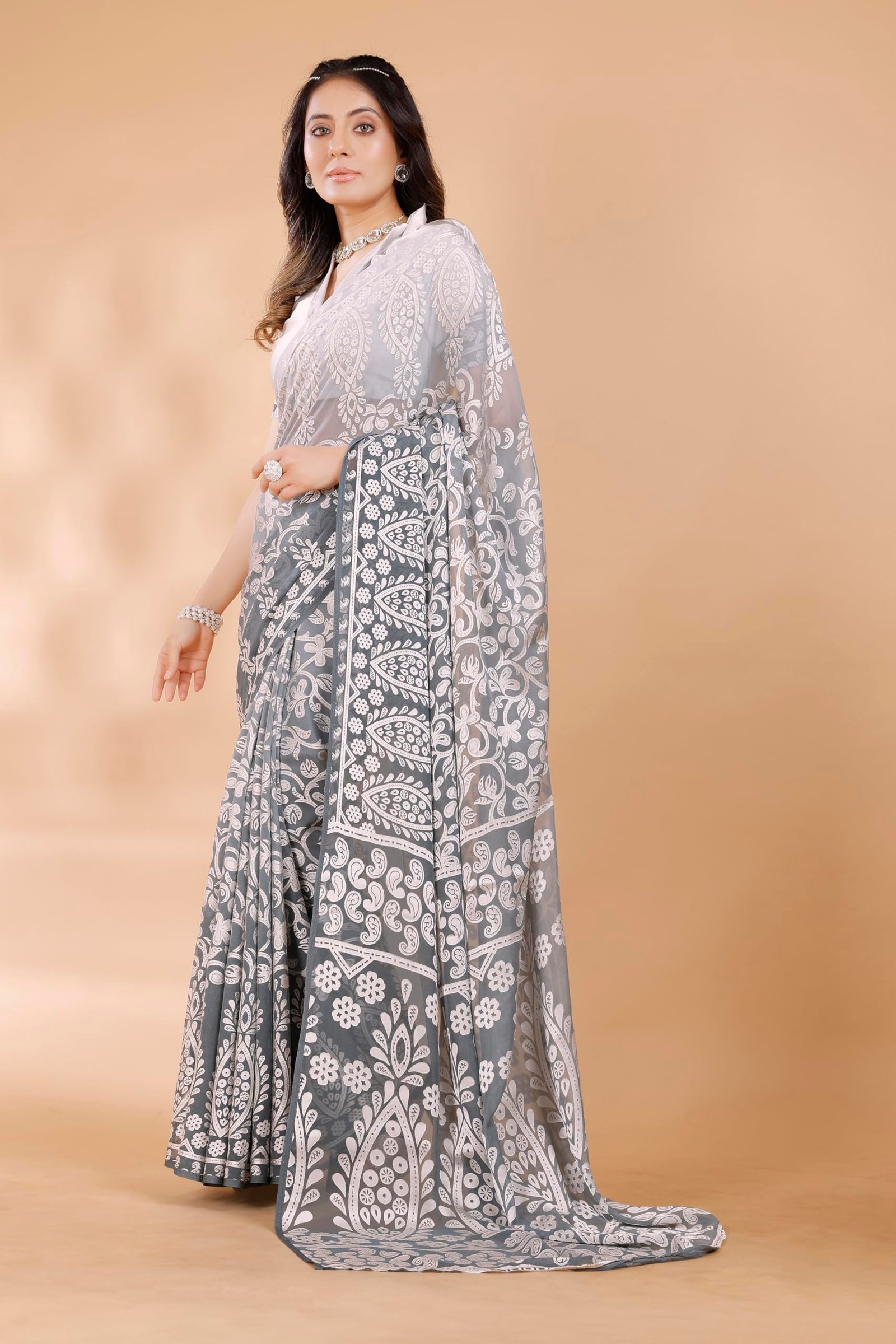 Garden Vareli Women Viscose Brasso Floral Print Saree With Unstitched Blouse Piece 73440 - Grey - Image 7